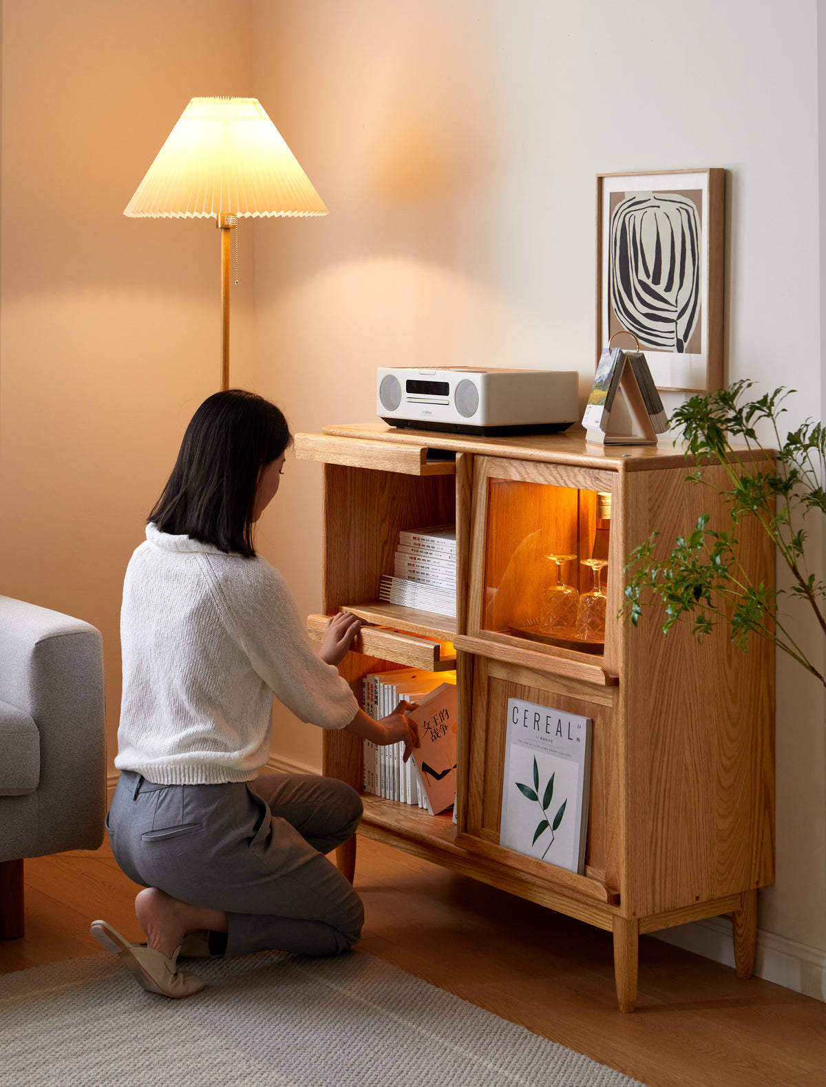Notting Hill Illuminated Display Cabinet